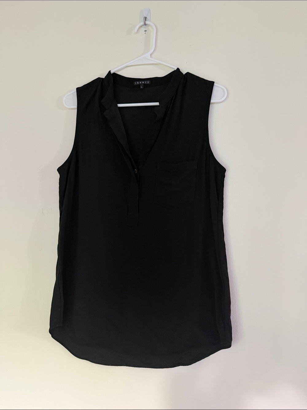 Theory Black Sleeveless V-Neck Pocket Tank